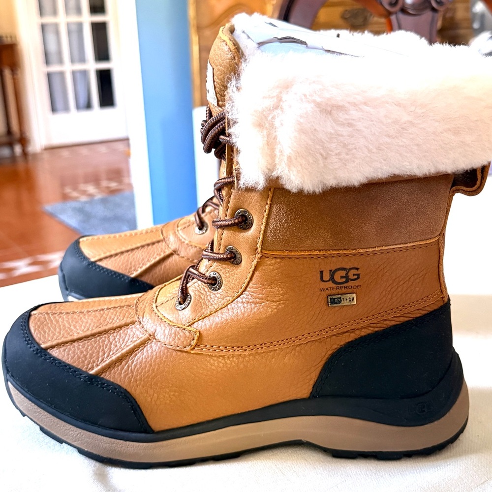New UGG Adirondack III Chestnut and Black Winter Lined Boots NIB